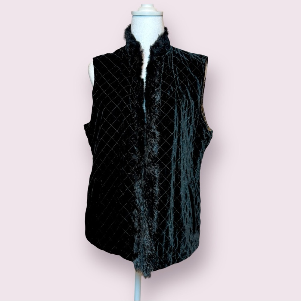 Chico’s Quilted Black Velvet Vest With Rabbit Fur Trim Size Medium